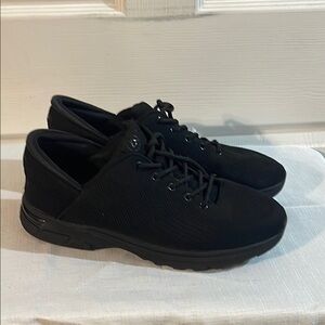 Men's Black Athletic Shoes